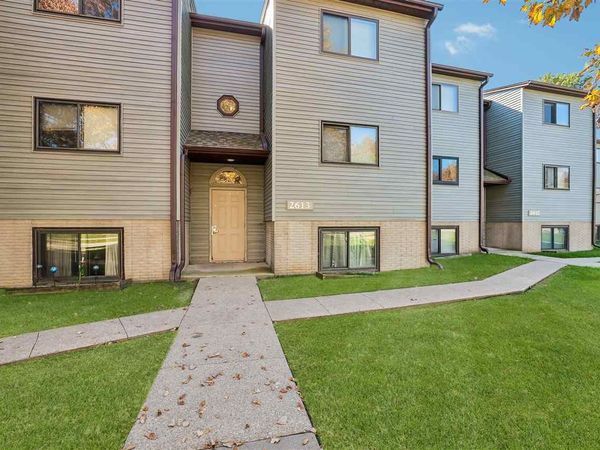 2613 Westwinds Drive, Unit 4, Iowa City, IA 52246