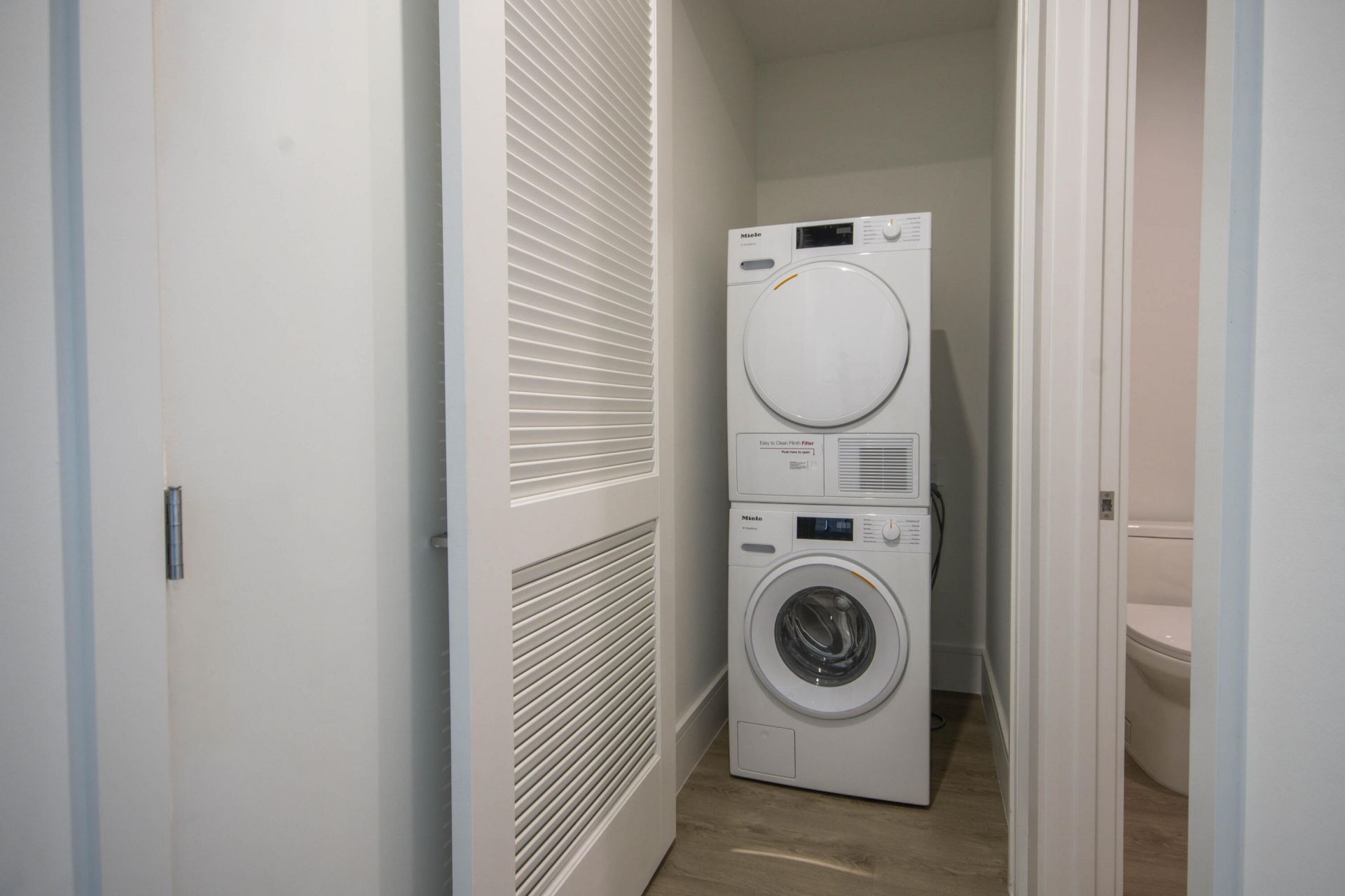 220 Lake Shore Drive, Unit 813, West Palm Beach, FL 33403 Photo