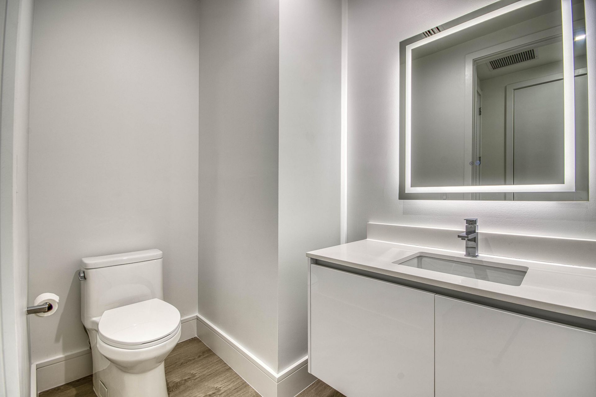 220 Lake Shore Drive, Unit 813, West Palm Beach, FL 33403 Photo