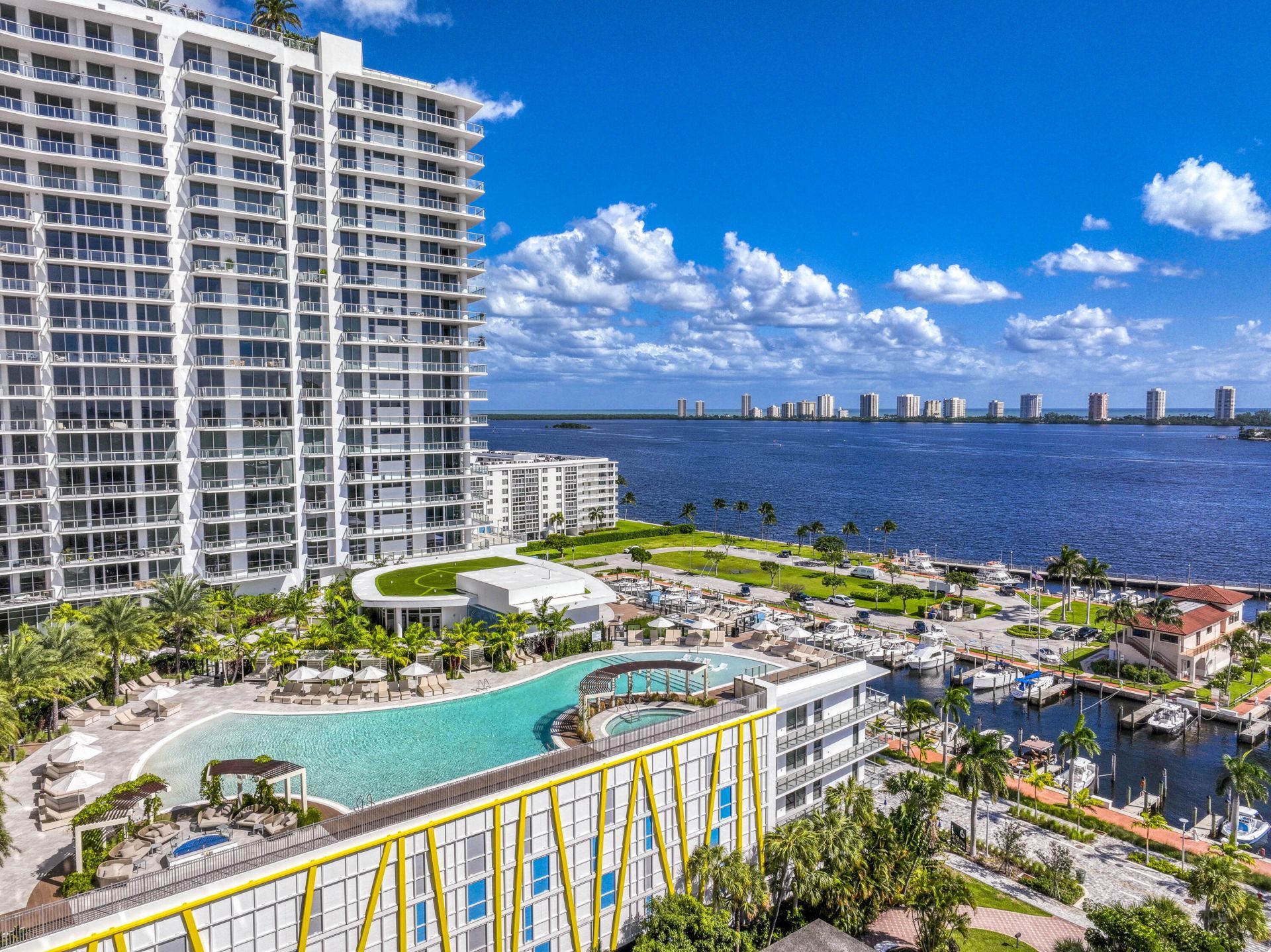 220 Lake Shore Drive, Unit 813, West Palm Beach, FL 33403 Photo