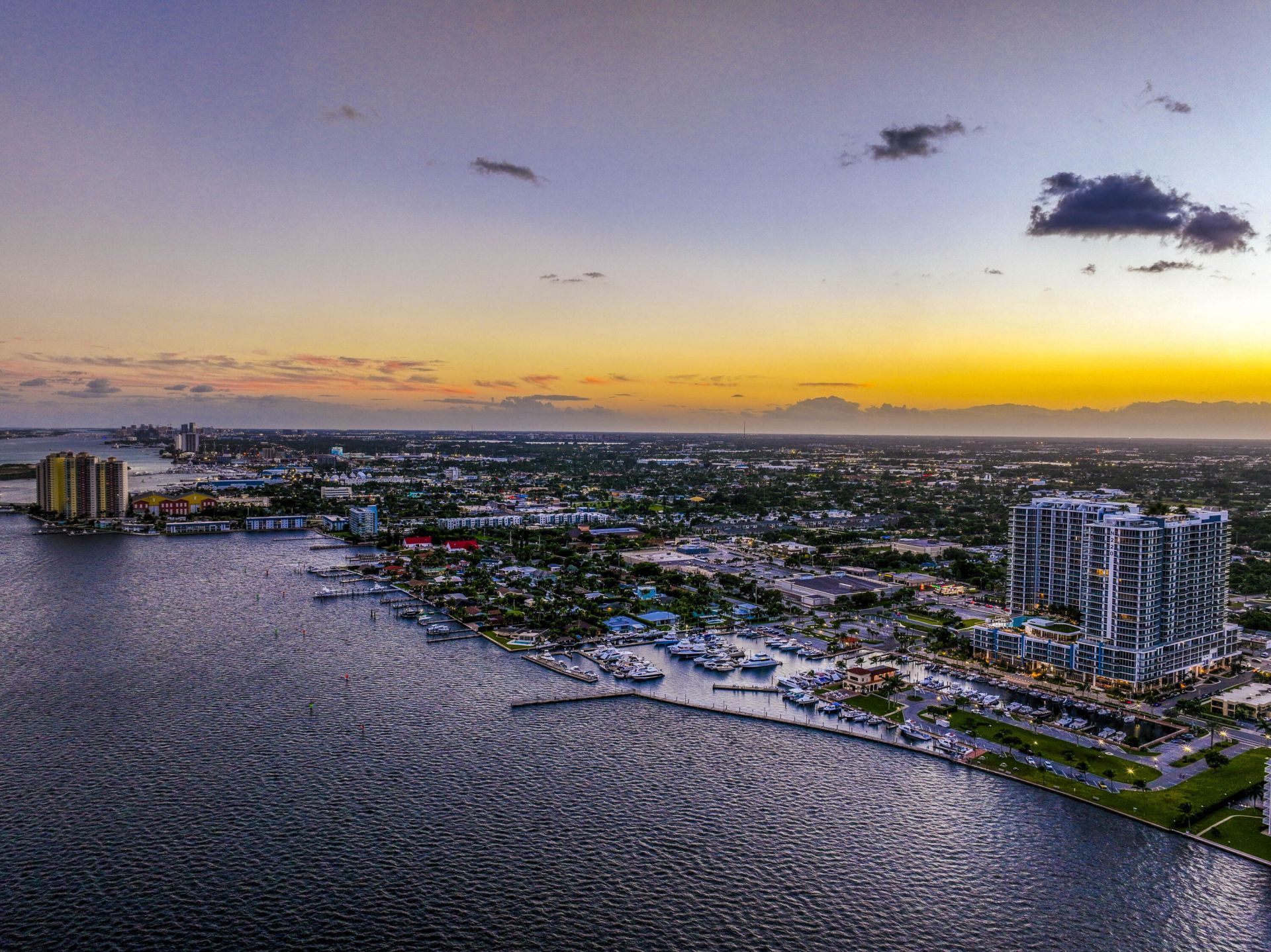220 Lake Shore Drive, Unit 813, West Palm Beach, FL 33403 Photo