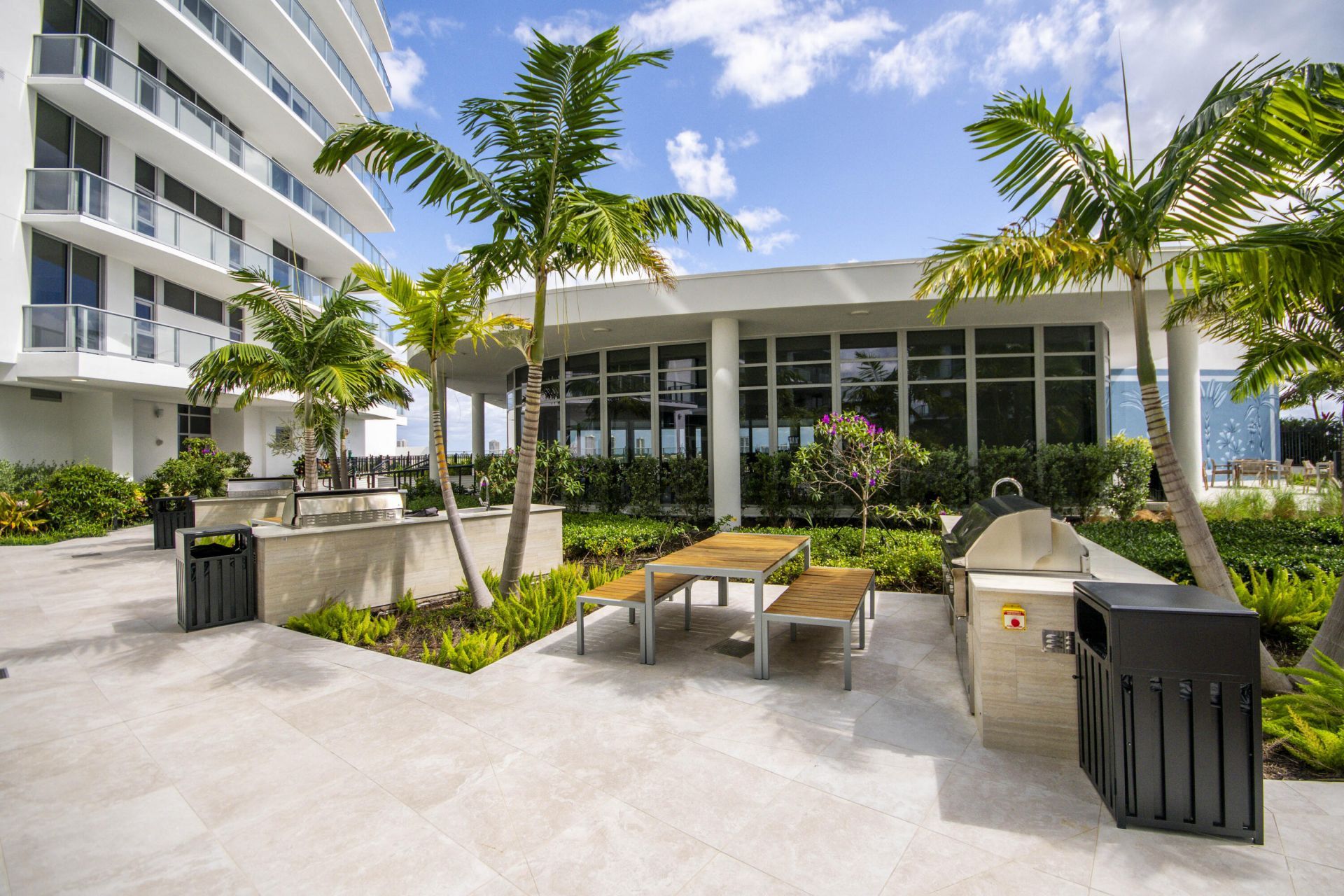 220 Lake Shore Drive, Unit 813, West Palm Beach, FL 33403 Photo