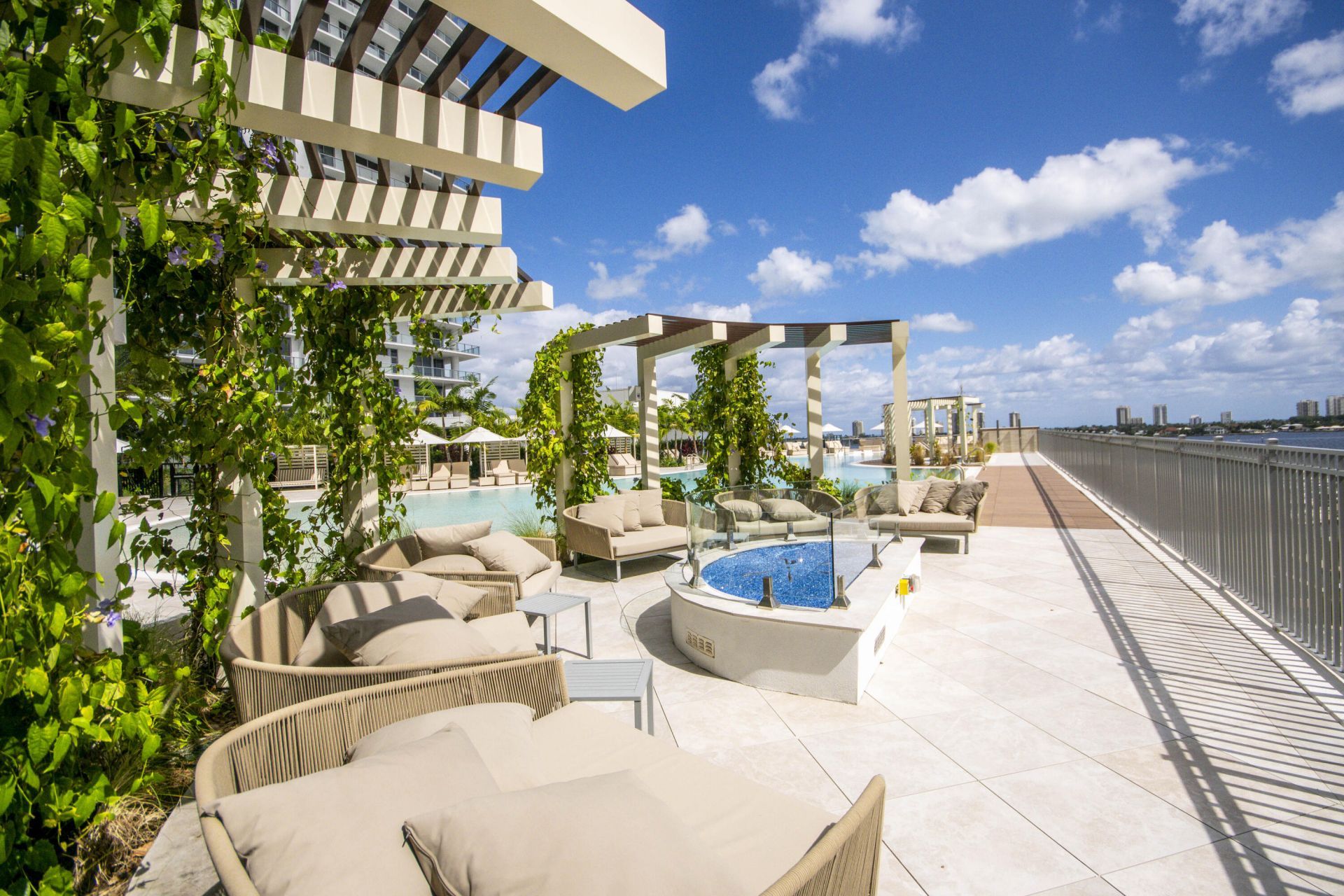220 Lake Shore Drive, Unit 813, West Palm Beach, FL 33403 Photo