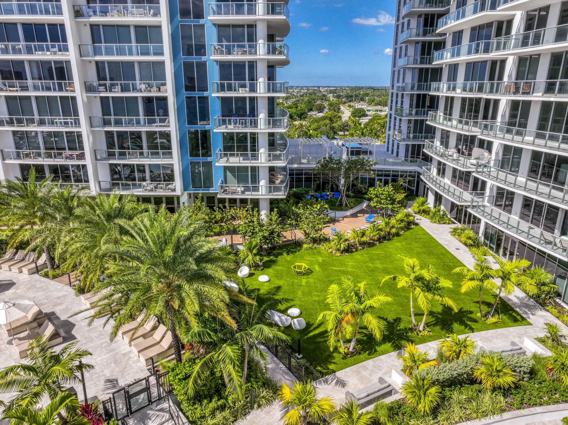 220 Lake Shore Drive, Unit 813, West Palm Beach, FL 33403 Photo