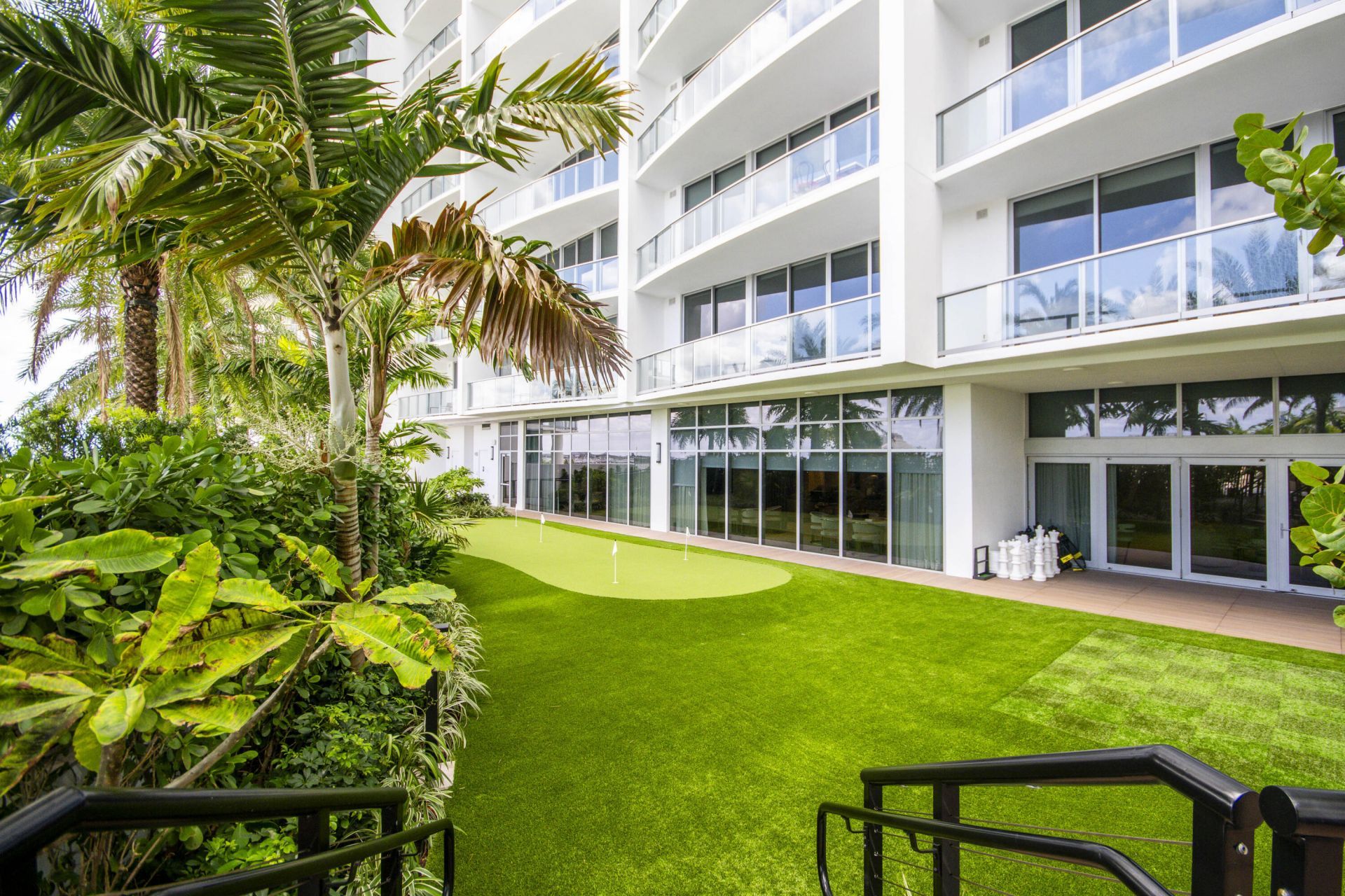 220 Lake Shore Drive, Unit 813, West Palm Beach, FL 33403 Photo