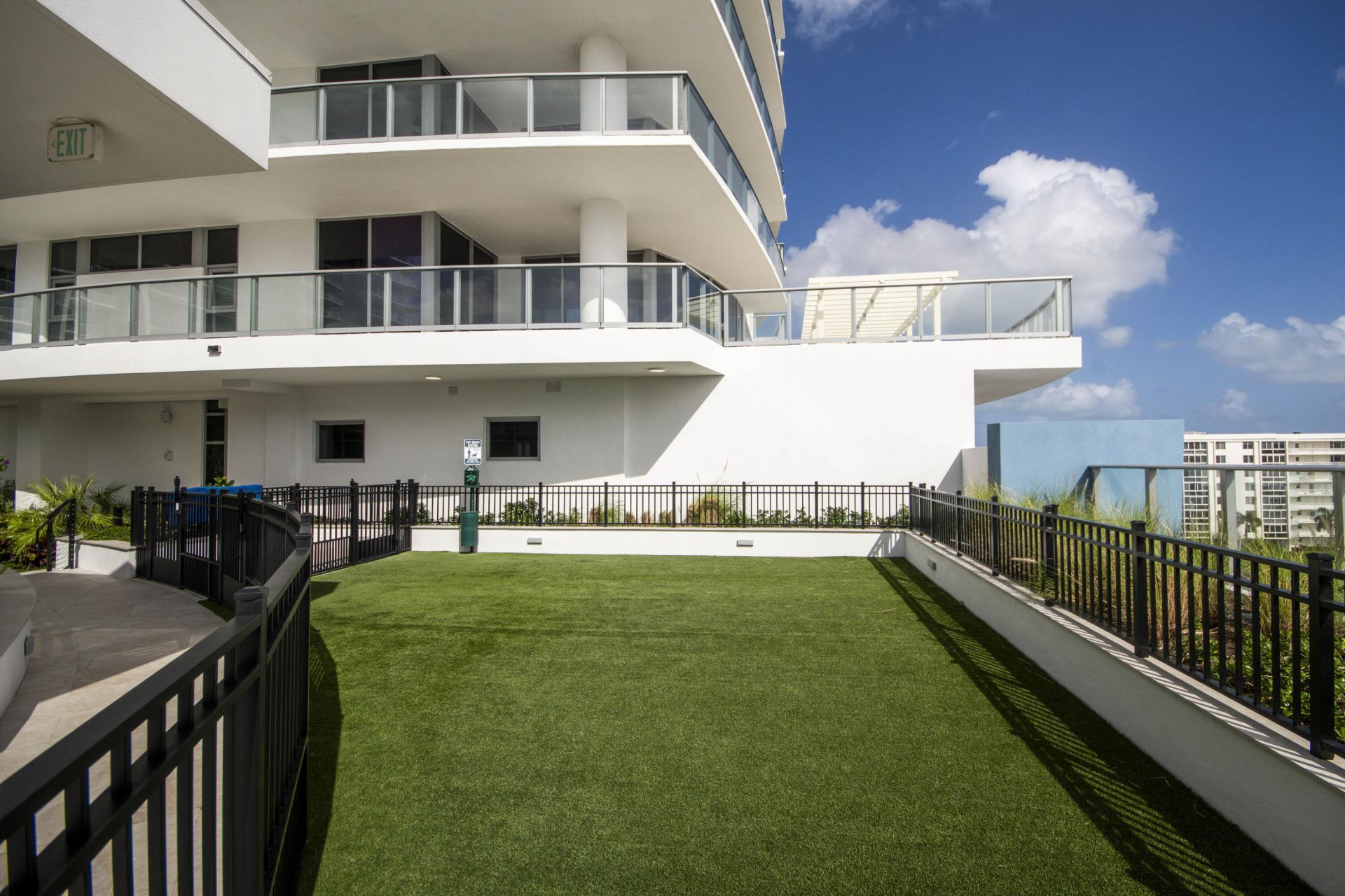 220 Lake Shore Drive, Unit 813, West Palm Beach, FL 33403 Photo