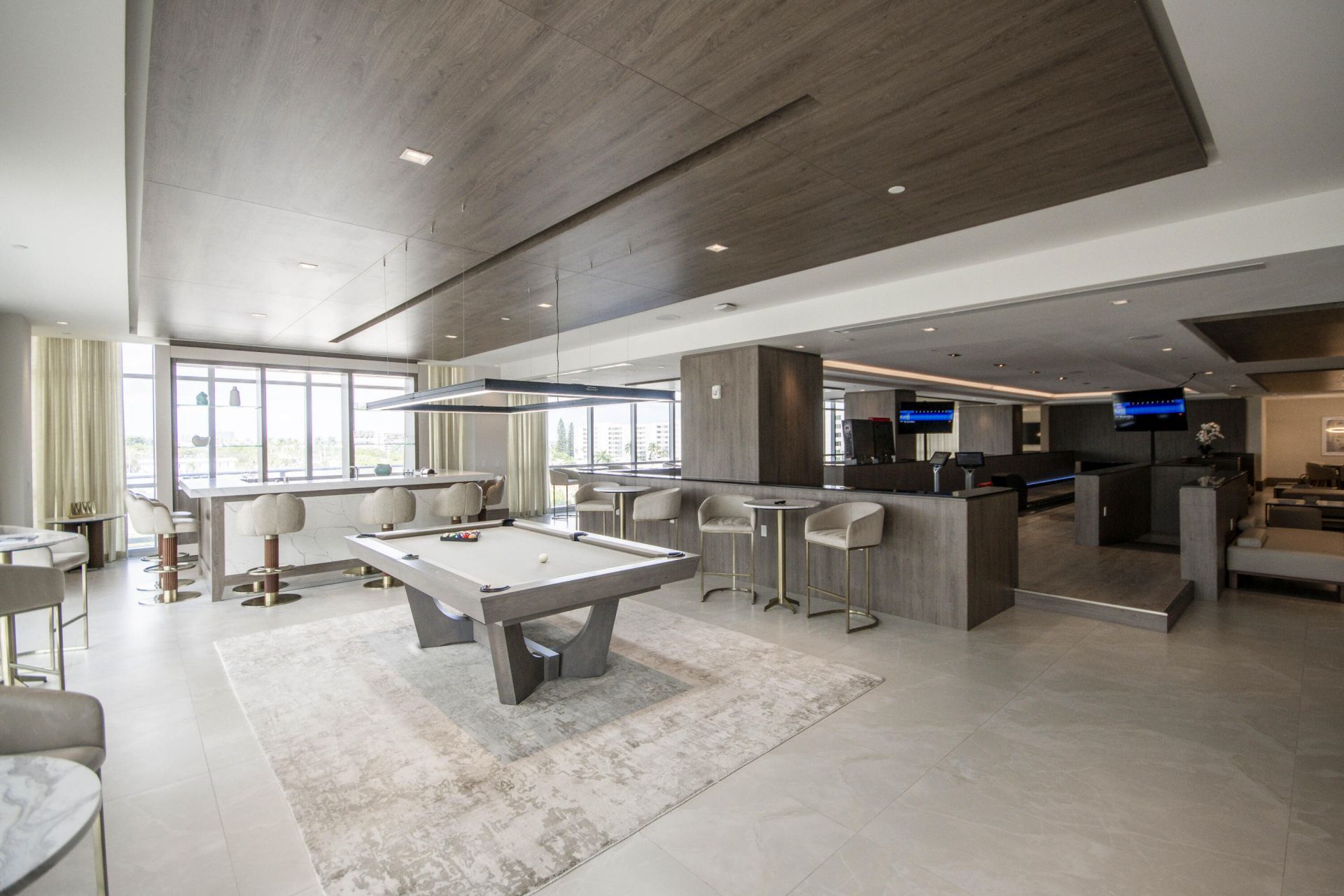 220 Lake Shore Drive, Unit 813, West Palm Beach, FL 33403 Photo
