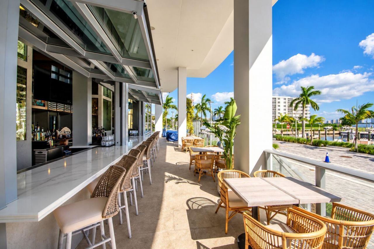 220 Lake Shore Drive, Unit 813, West Palm Beach, FL 33403 Photo