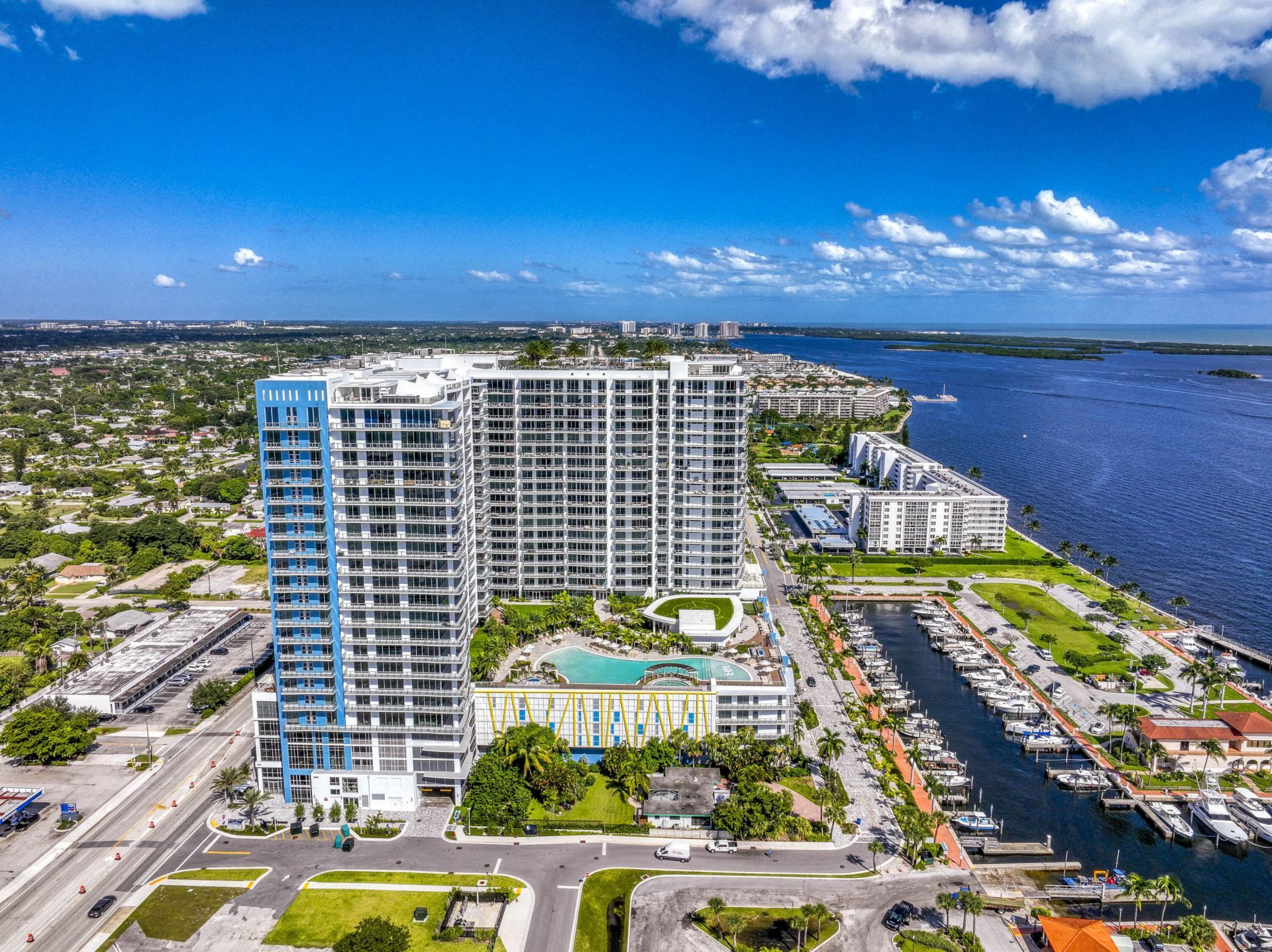220 Lake Shore Drive, Unit 813, West Palm Beach, FL 33403 Photo