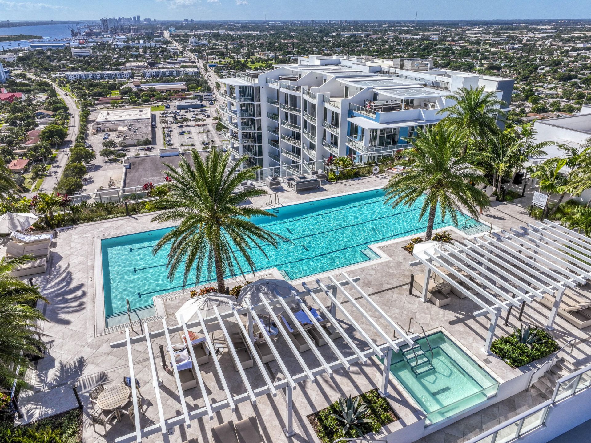 220 Lake Shore Drive, Unit 813, West Palm Beach, FL 33403 Photo