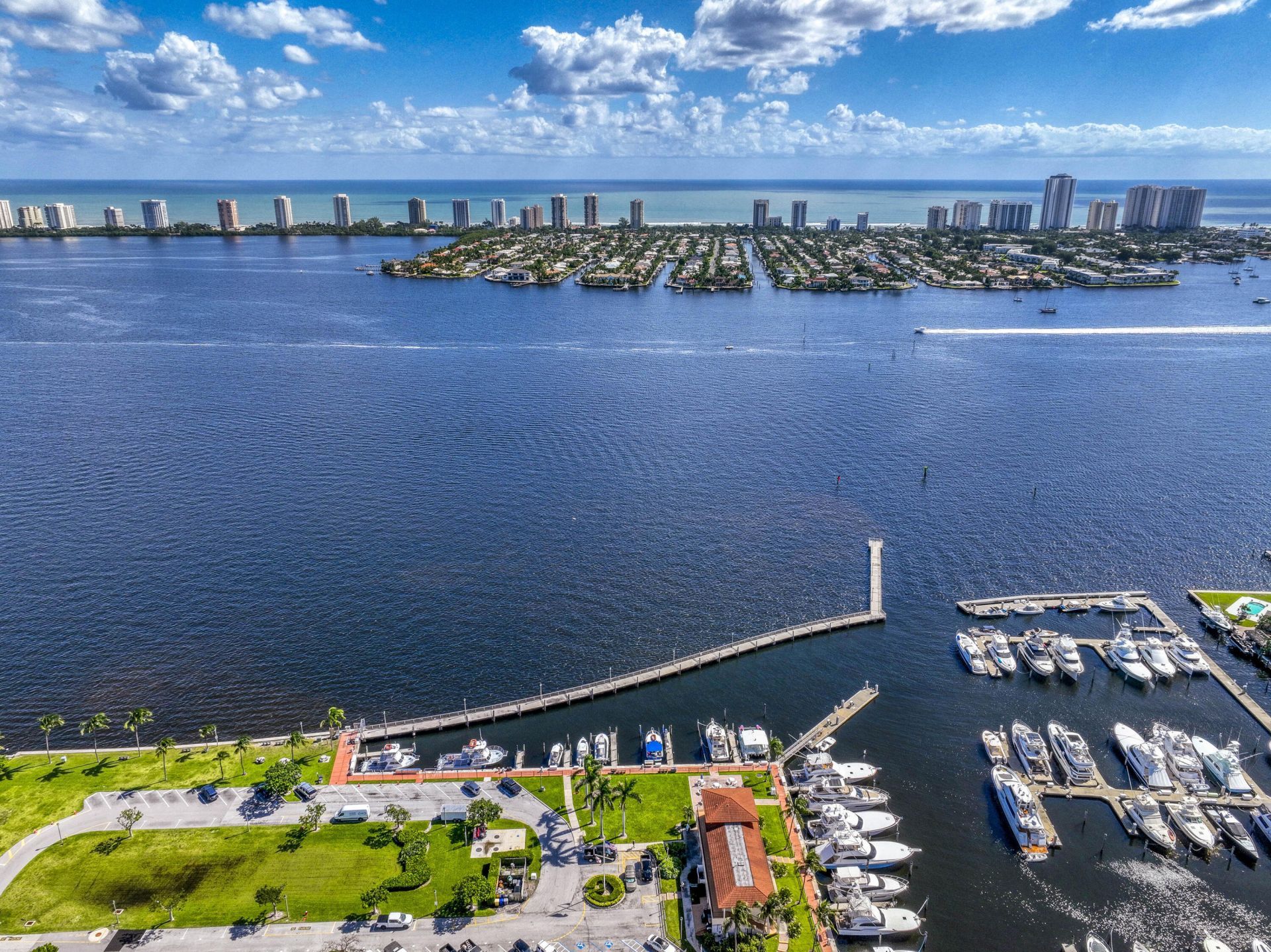 220 Lake Shore Drive, Unit 813, West Palm Beach, FL 33403 Photo