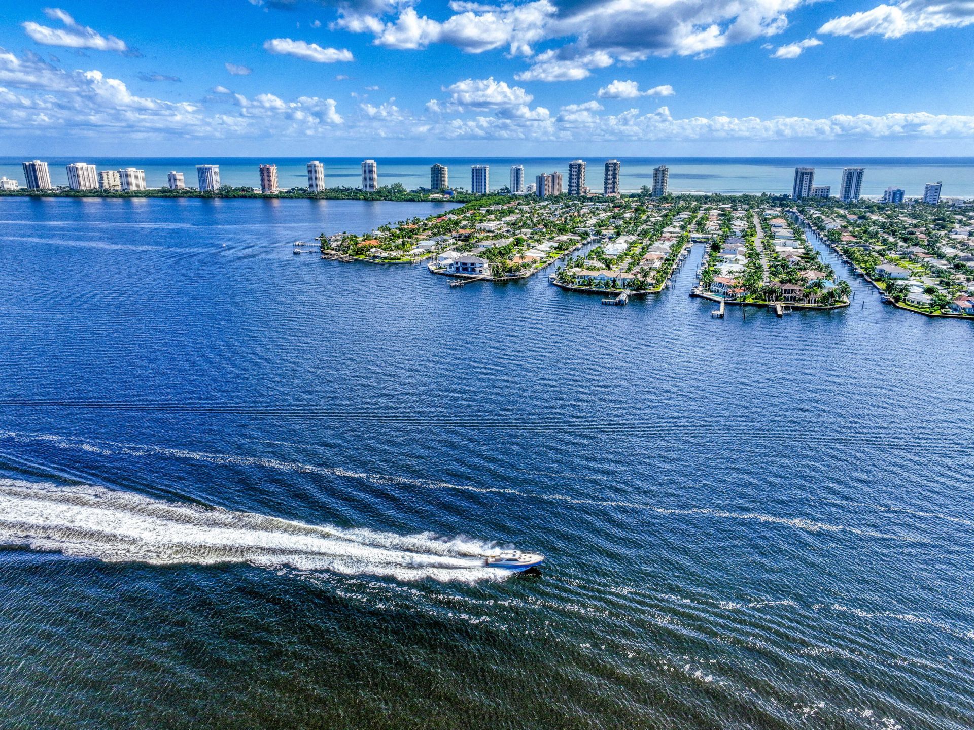 220 Lake Shore Drive, Unit 813, West Palm Beach, FL 33403 Photo