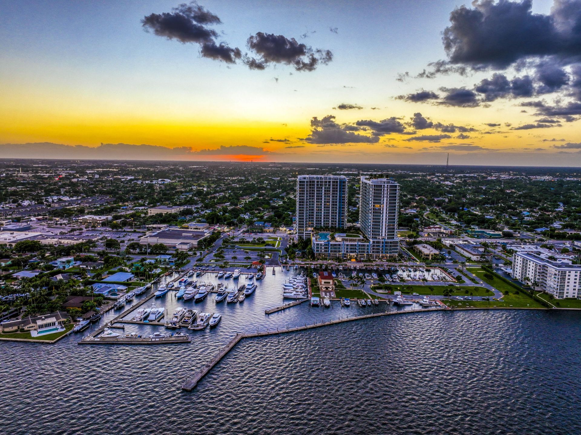 220 Lake Shore Drive, Unit 813, West Palm Beach, FL 33403 Photo