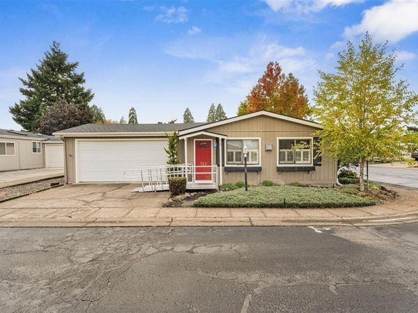 555 Freeman Road, Unit 124, Central Point, OR 97502