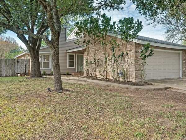 6318 CLUB OAKS ST, San Antonio, TX 78249