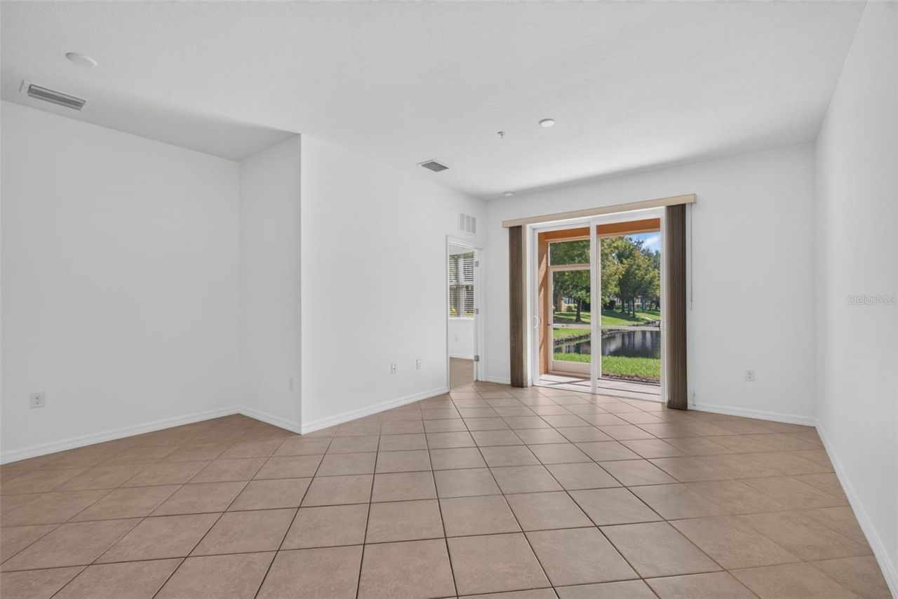 5463 Soapstone Place, Unit 23-106, Sarasota, FL 34233 Photo