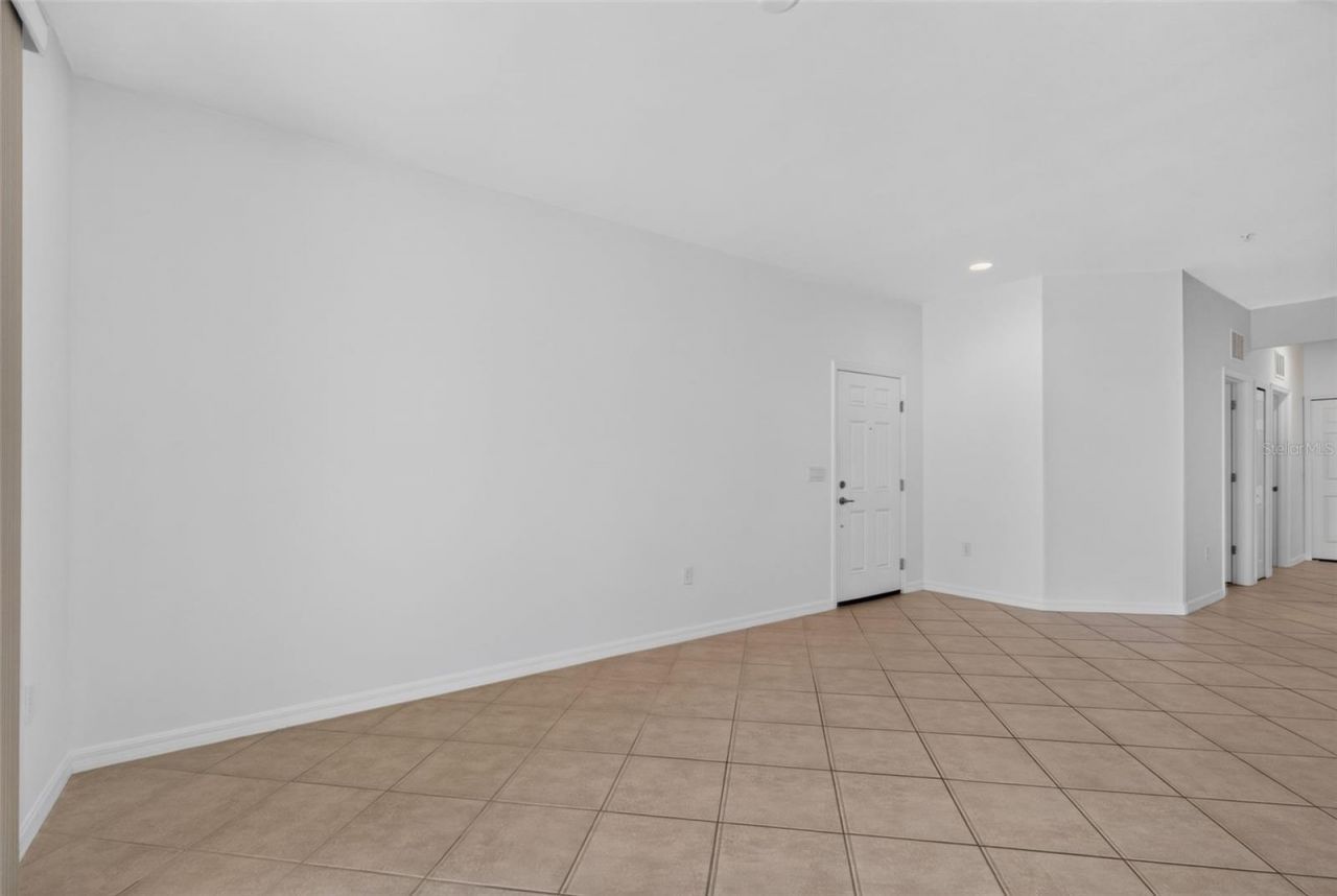 5463 Soapstone Place, Unit 23-106, Sarasota, FL 34233 Photo