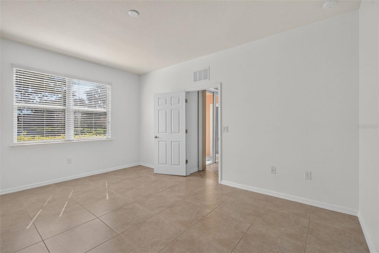 5463 Soapstone Place, Unit 23-106, Sarasota, FL 34233 Photo