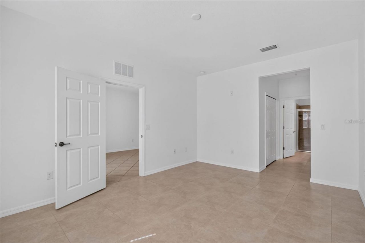 5463 Soapstone Place, Unit 23-106, Sarasota, FL 34233 Photo