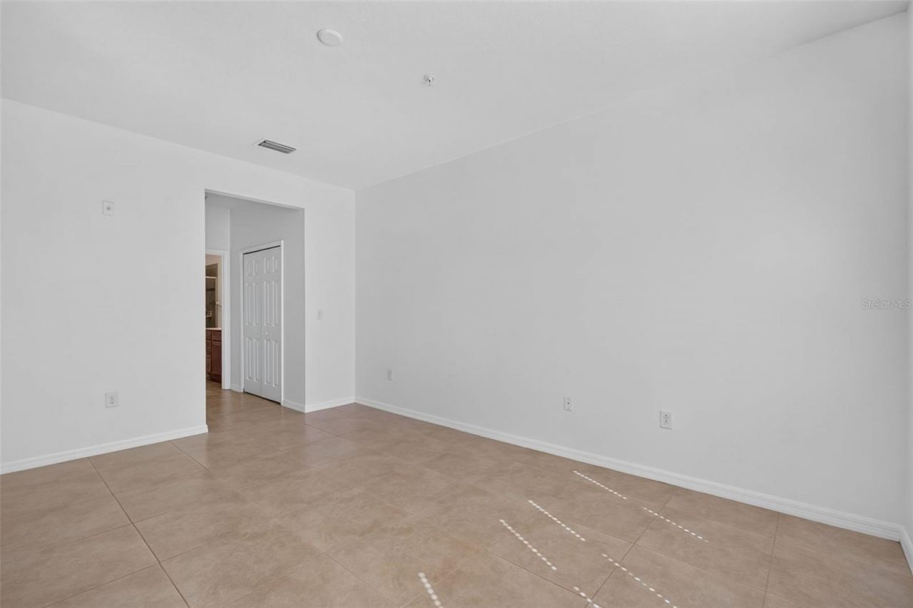 5463 Soapstone Place, Unit 23-106, Sarasota, FL 34233 Photo