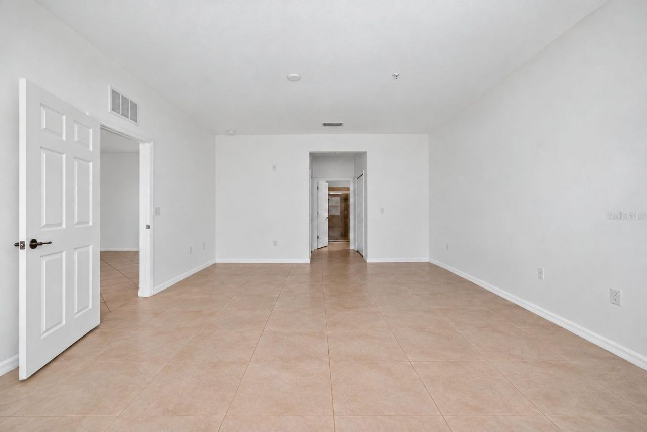 5463 Soapstone Place, Unit 23-106, Sarasota, FL 34233 Photo