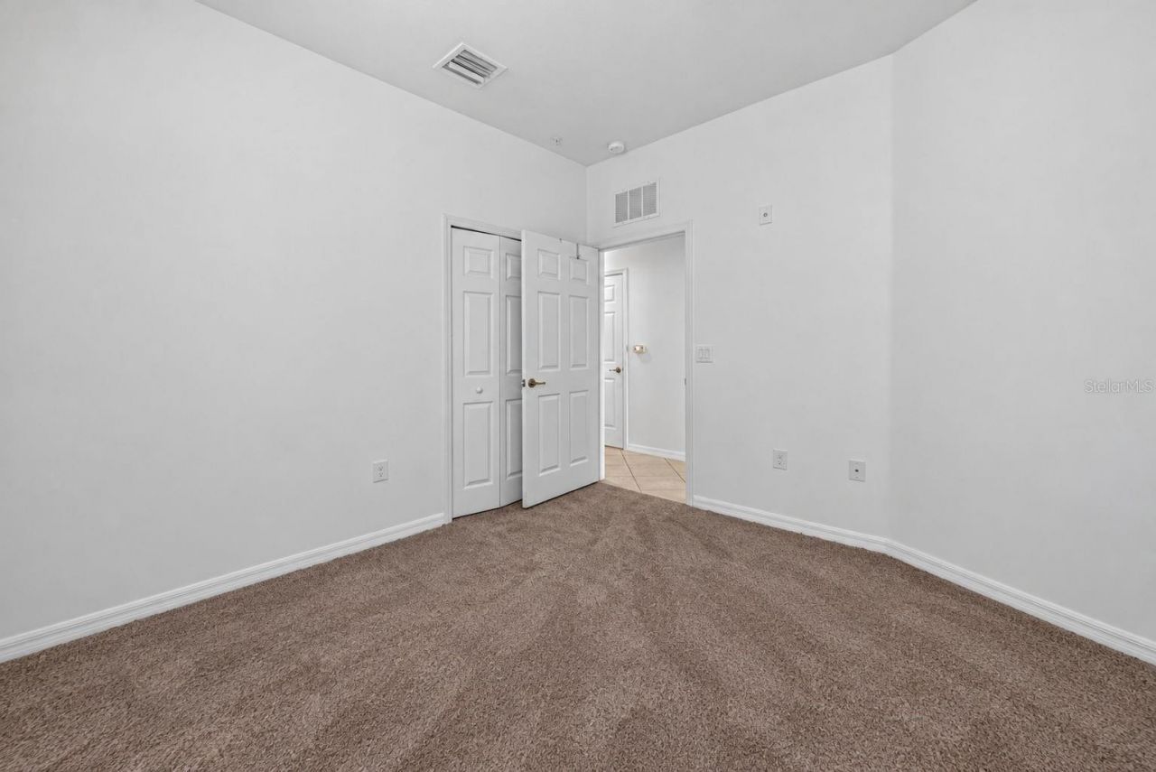 5463 Soapstone Place, Unit 23-106, Sarasota, FL 34233 Photo