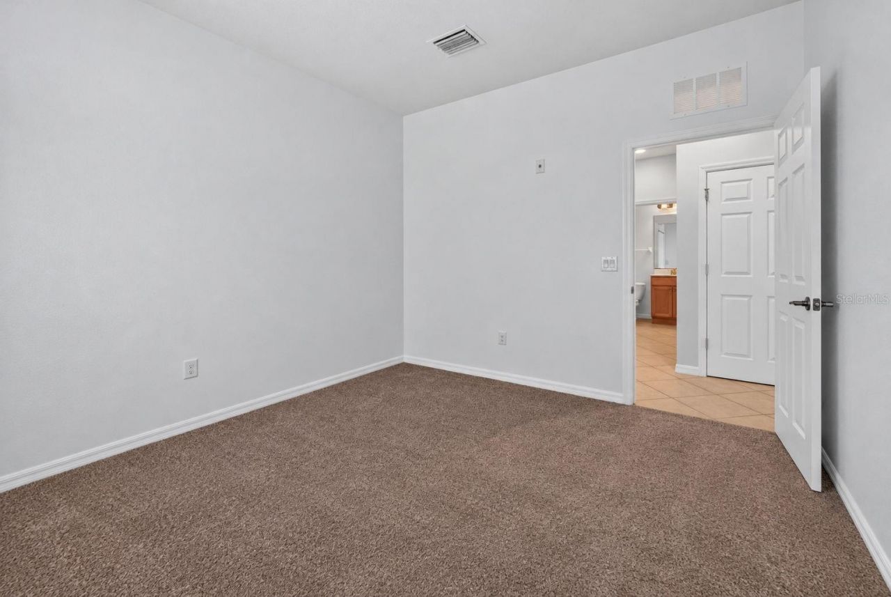5463 Soapstone Place, Unit 23-106, Sarasota, FL 34233 Photo