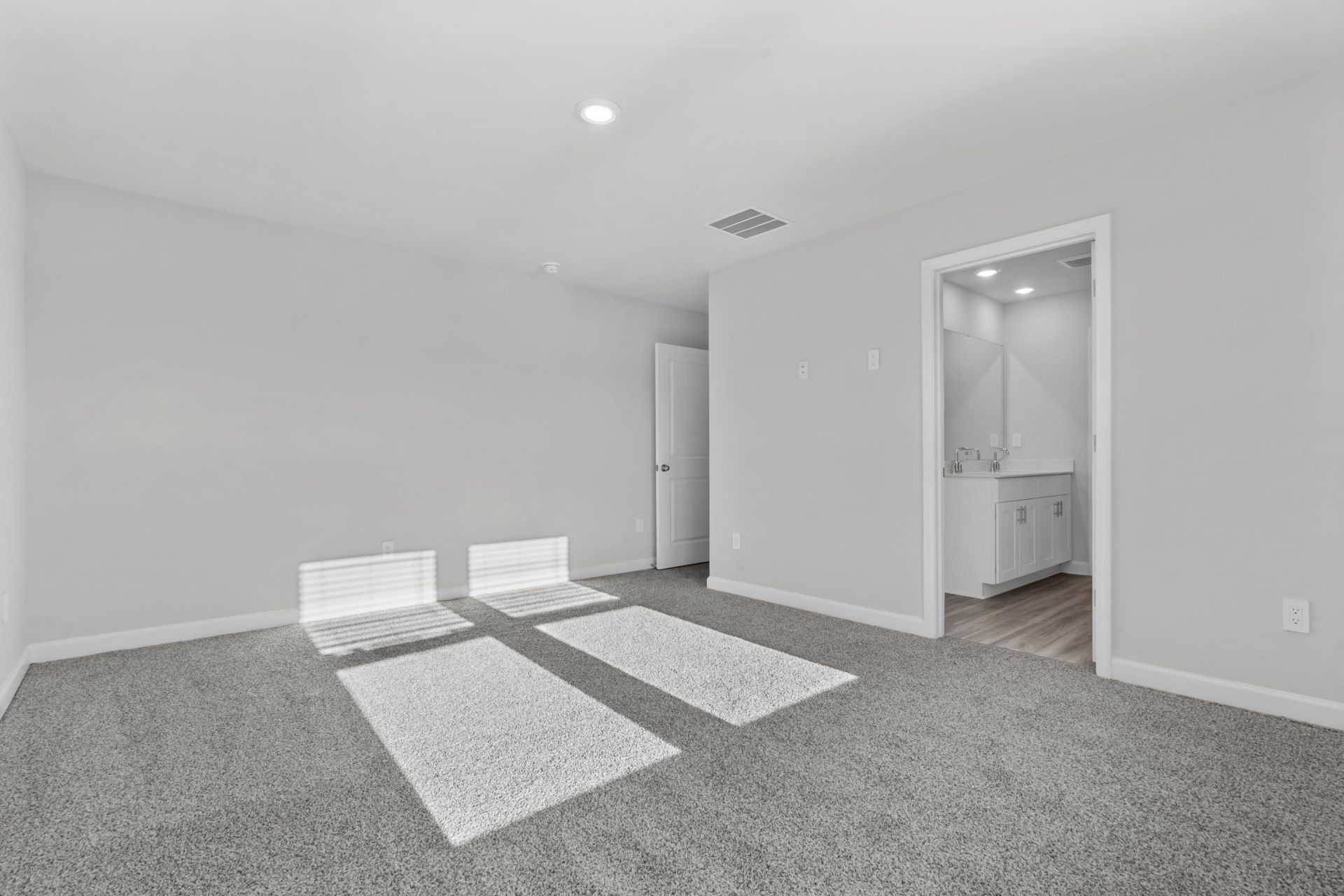 65 Hunting Pl  Photo 11