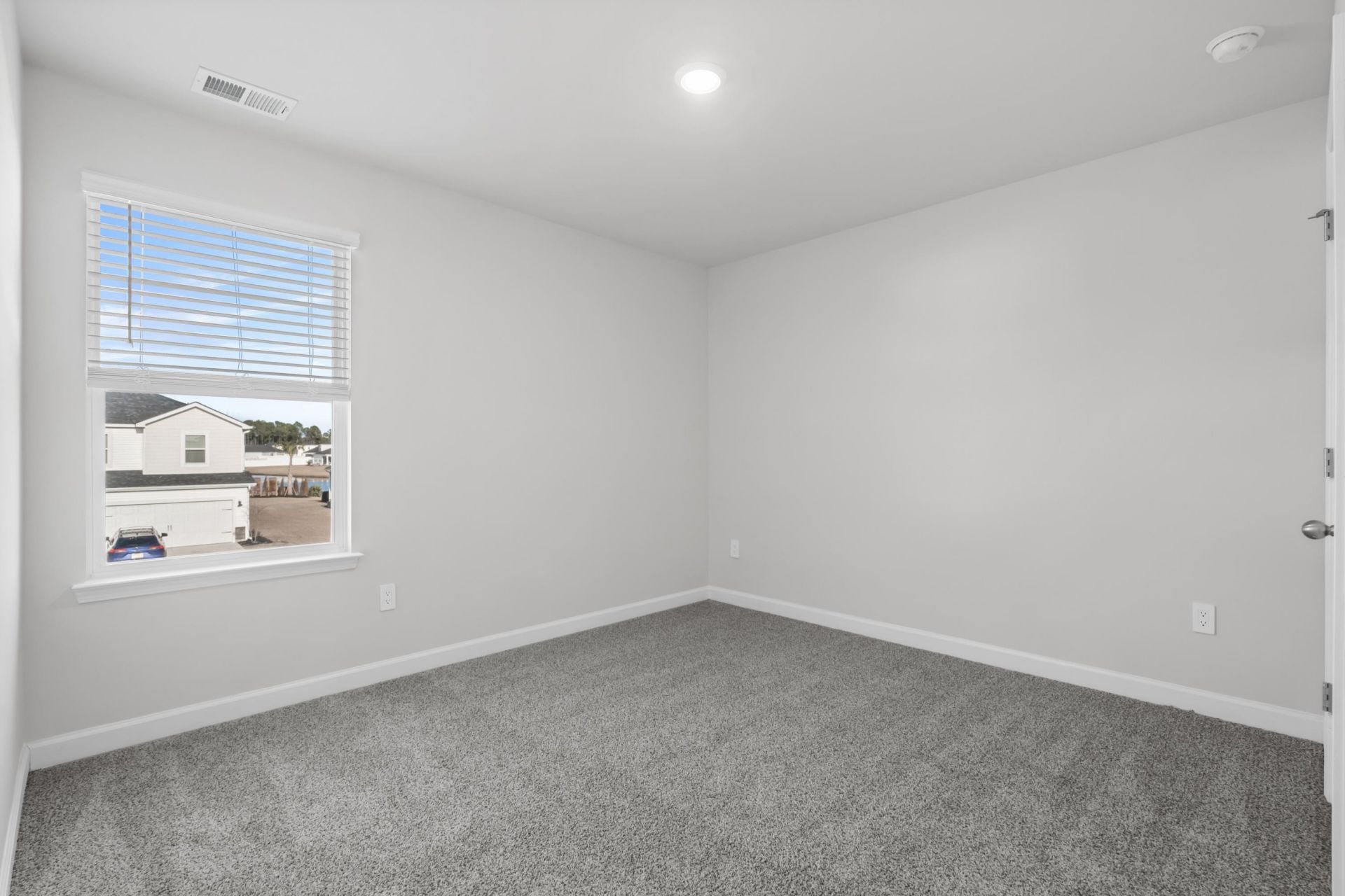 65 Hunting Pl  Photo 18