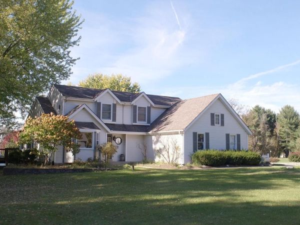 W360S2729 Scuppernong DRIVE, Dousman, WI 53118