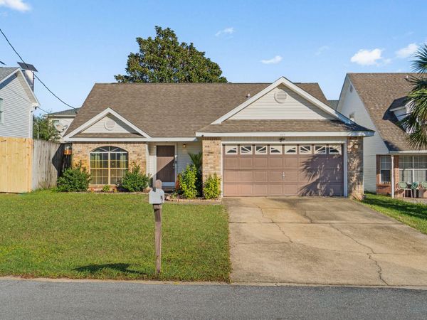 449 Bridgewater Court, Mary Esther, FL 32569