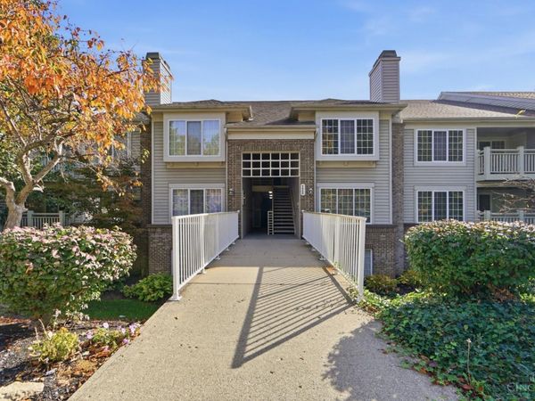 9860 Regatta Drive, Unit 305, Cincinnati, OH 45252