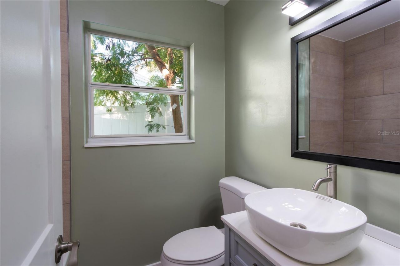 750 Bay Esplanade , Clearwater Beach, FL 33767 Photo