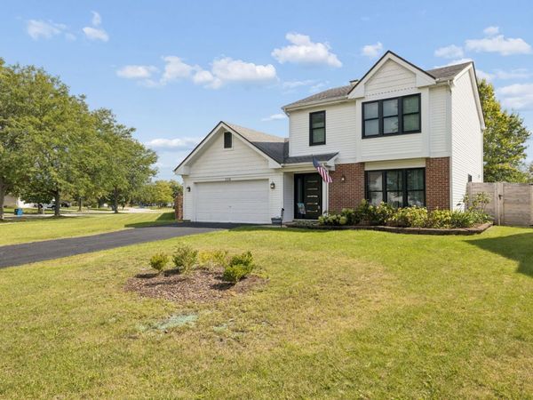556 Foxford Road , Bartlett, IL 60103