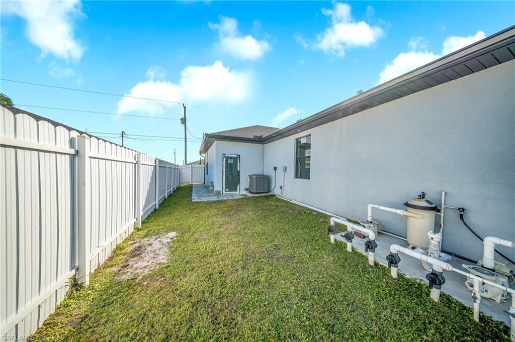 933 NW 8th Ter , Cape Coral, FL 33993 Photo