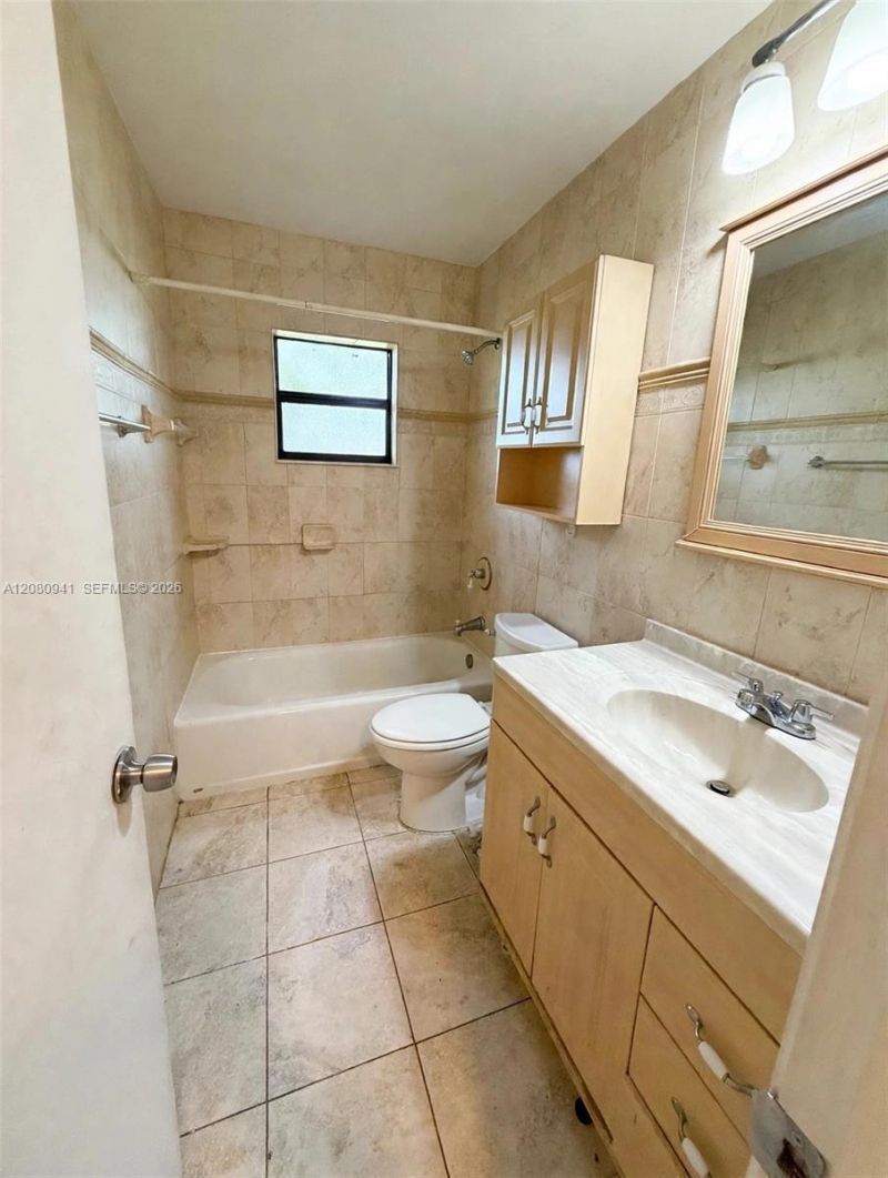 3686 NW 95th Ter , Unit 4M, Sunrise, FL 33351 Photo