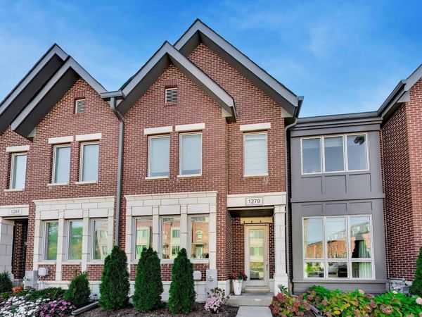 1279 Gateway Court , Northbrook, IL 60062