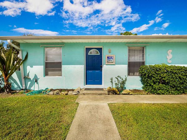 8615 SE LYONS Road, Hobe Sound, FL 33455