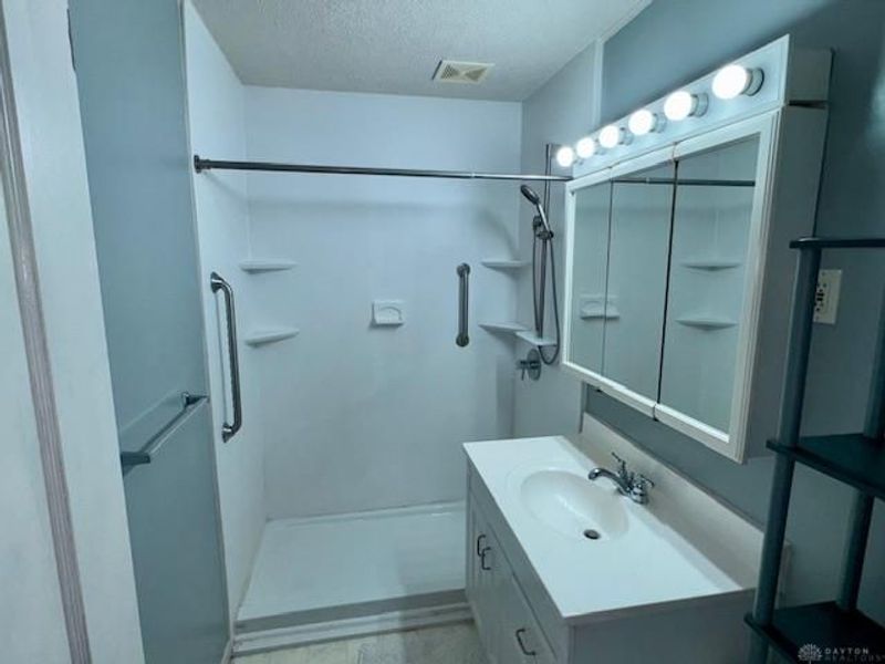 2666 Elmore Drive, Springfield, OH 45505 Photo 5