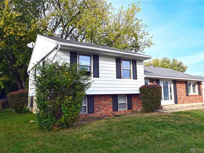 903 Pepperwood Drive, New Carlisle, OH 45344 Photo 3