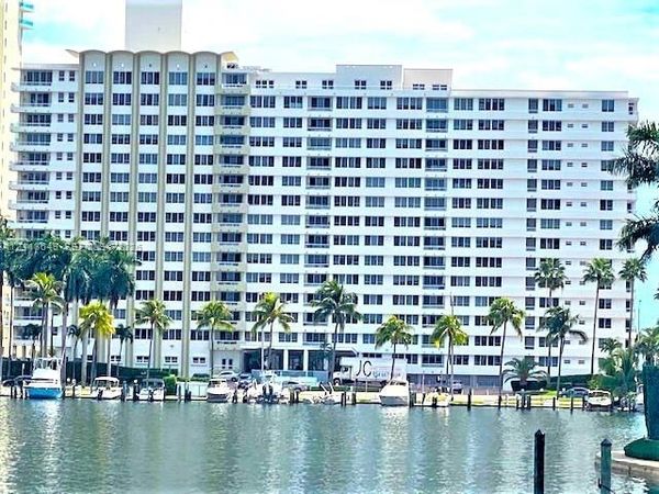 5005 Collins Ave , Unit 707, Miami Beach, FL 33140
