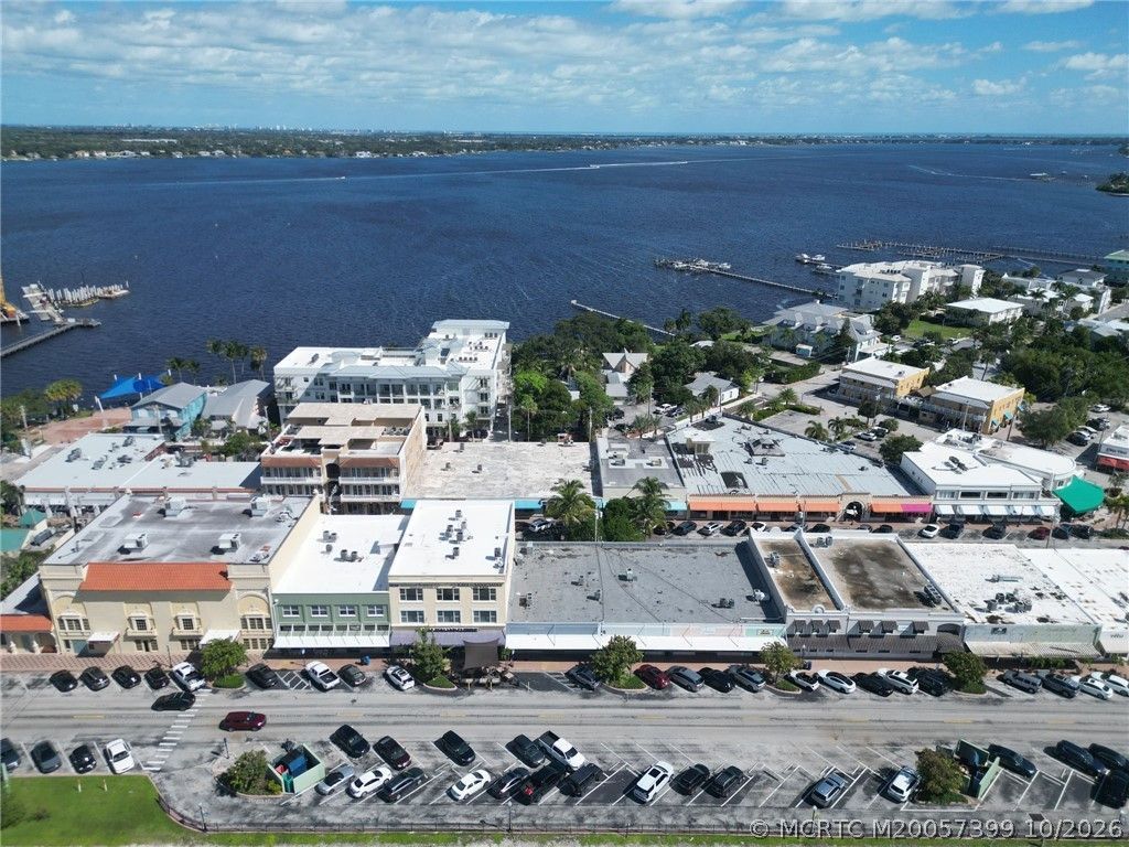 41 SW Seminole St Street, Unit #404, Stuart, FL 34994 Photo