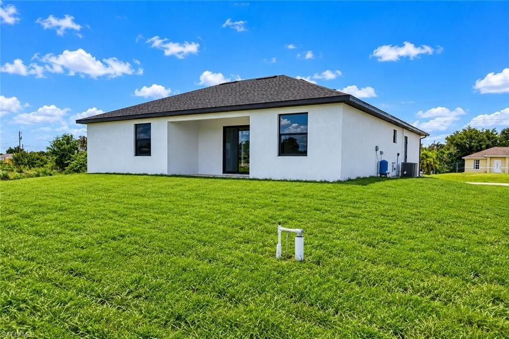 517 Paloma Ave , Lehigh Acres, FL 33974 Photo