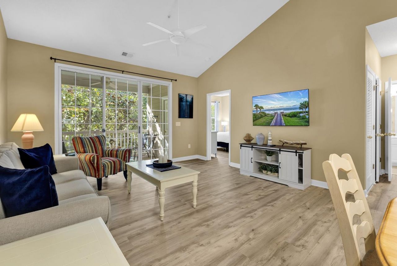 6015 Catalina Dr.  Photo 11