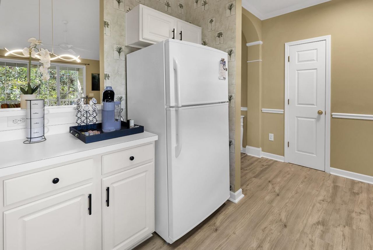 6015 Catalina Dr.  Photo 4