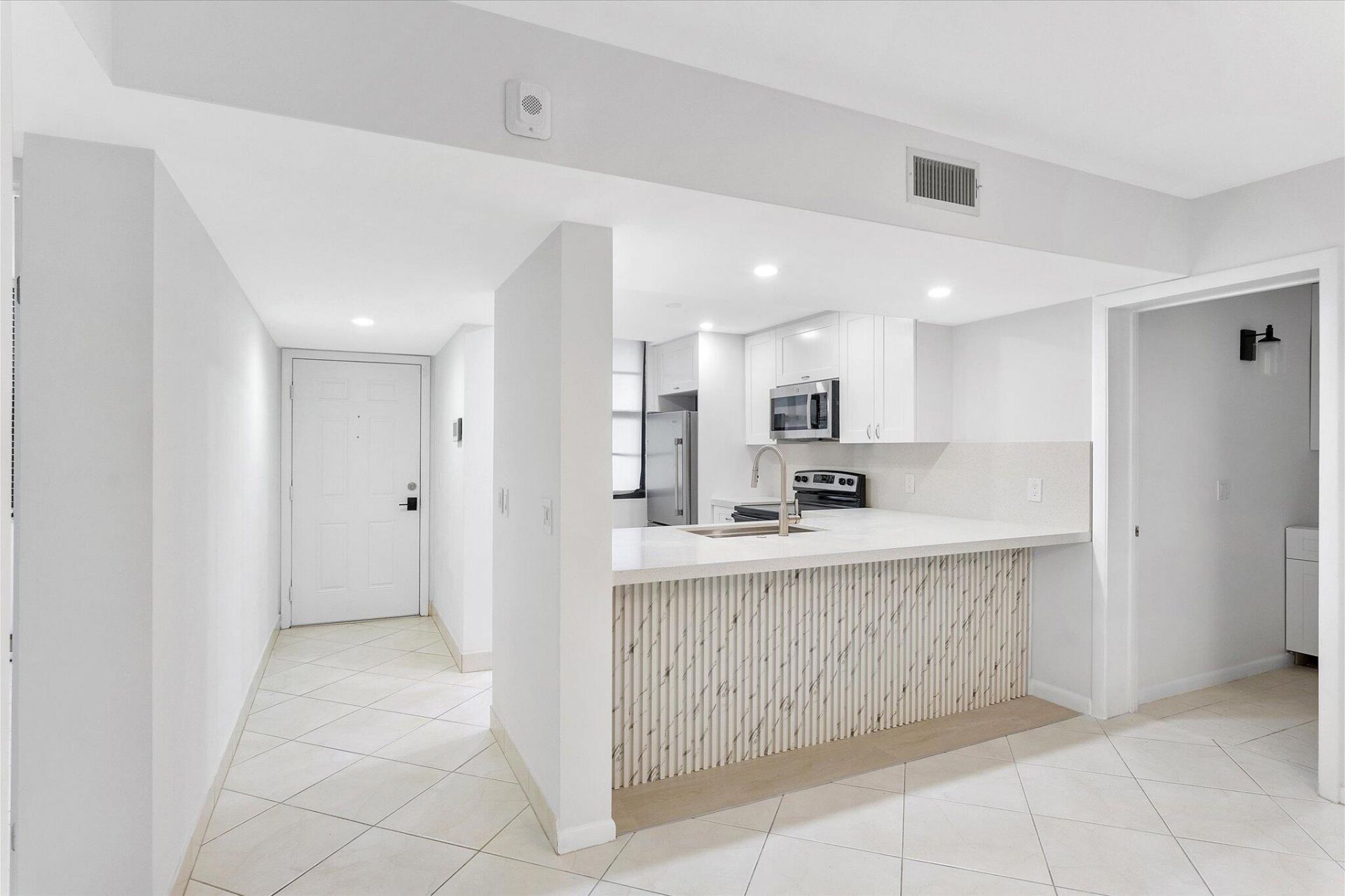 1528 Whitehall Drive, Unit 306, Davie, FL 33324 Photo