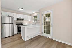 1011 Reserve Way photo 4
