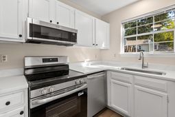 1011 Reserve Way photo 4