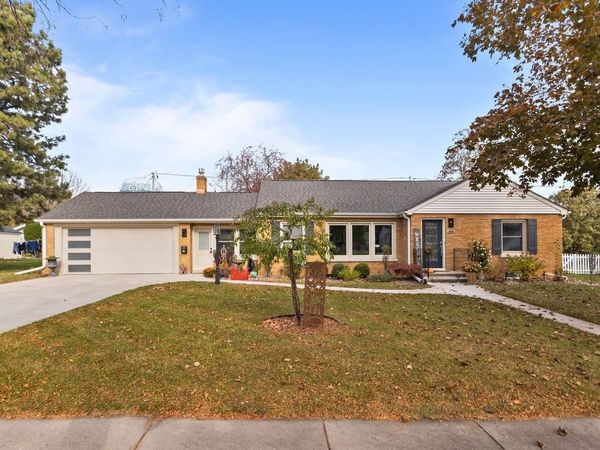 114 E BYRD STREET, Appleton, WI 54911
