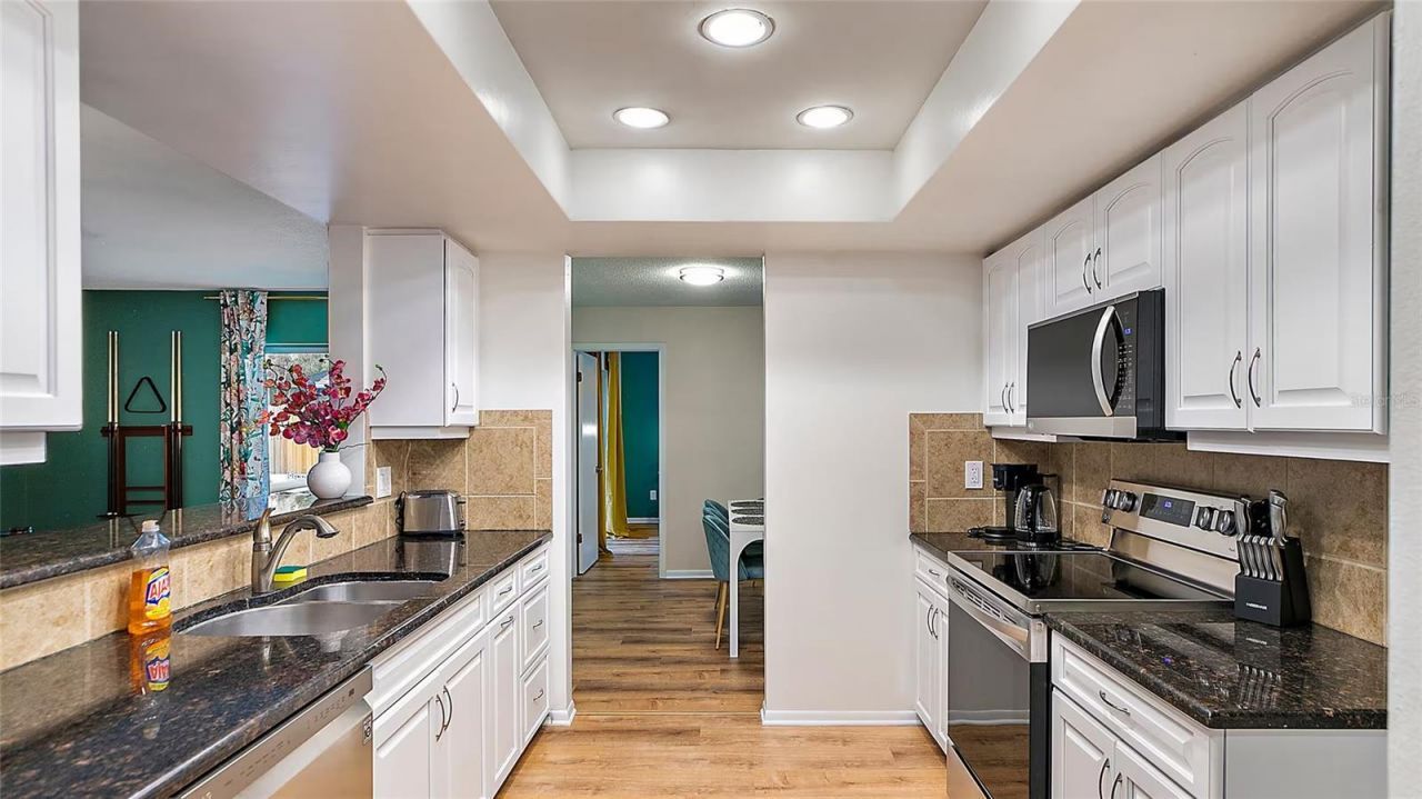 8686 124th Way, Seminole, FL 33772 Photo